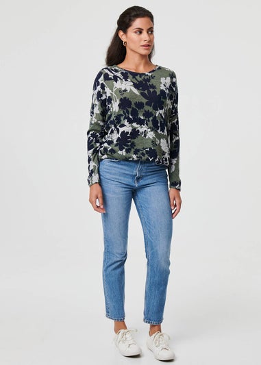 Izabel London Green Leaf Print Long Sleeve Relaxed Top