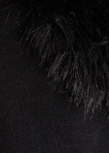 Quiz Black Long Knit Tassel Cape