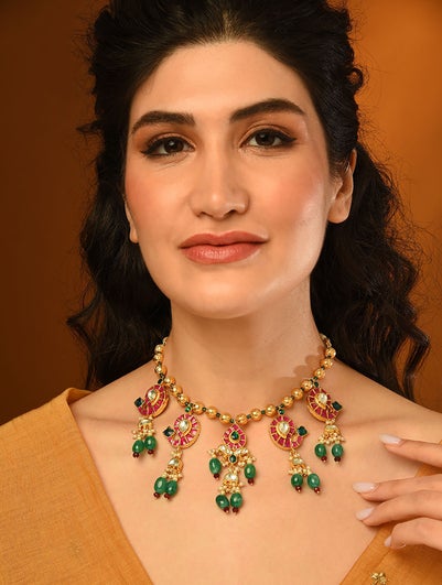 Women Multicolour Gold Tone Foiled Kundan Necklace