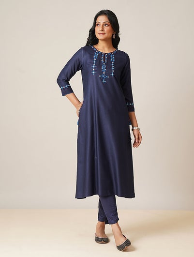 Women Navy Blue Silk Blend Hand Embroidery Shirt Collar Straight Fit Kurta - S