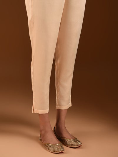 Women Ivory Modal Solid Ankle Length Slim Fit Pant - M