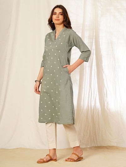 Women Green Cotton Block Print V Neck Straight Fit Kurta - XS