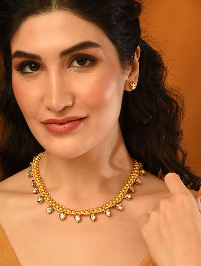 Women Gold Tone Kundan Necklace Set