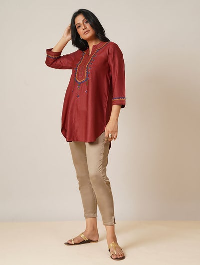 Women Red Silk Blend Embroidered Round Neck Regular Fit Tunic - S