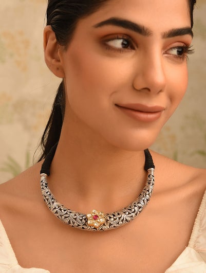 Women White Dual Tone Tribal Silver Kundan Hasli Necklace