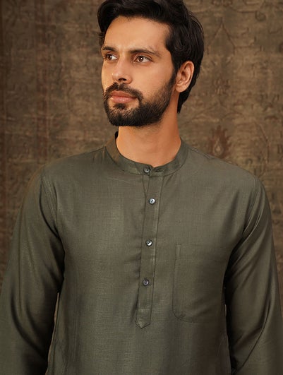 Men Olive Green Silk Blend Mandarin Collar Regular Fit Kurta - 38