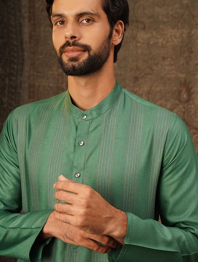 Men Emerald Green Silk Blend Mandarin Collar Regular Fit Kurta - 44