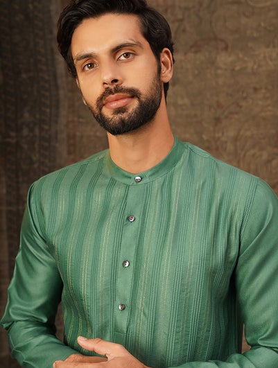 Men Emerald Green Silk Blend Mandarin Collar Regular Fit Kurta - 38