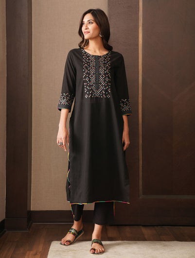 Women Black Cotton Round Neck Regular Fit Kurta