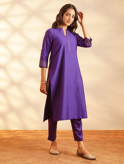 Women Purple Cotton Silk Hand Embroidery Round Neck Regular Fit Kurta - XS