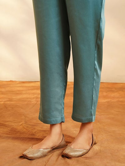 Women Teal Blue Modal Solid Ankle Length Slim Fit Pant - XS