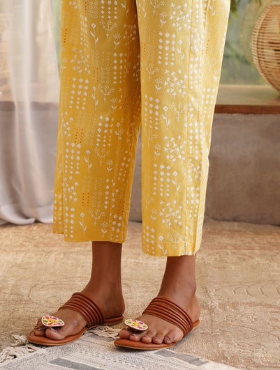 Women Yellow Cotton Printed Ankle Length Regular Fit Pant