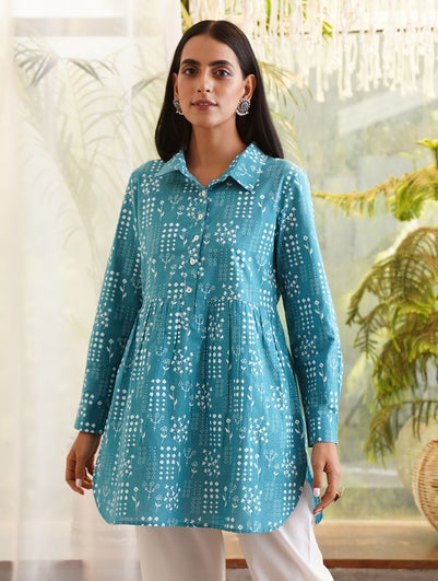 Women Teal Blue Cotton Printed Shirt Collar Regular Fit Top - XS