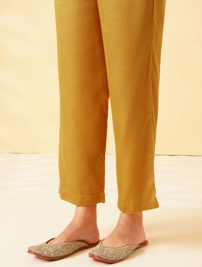 Women Mustard Yellow Modal Solid Ankle Length Regular Fit Pant - S