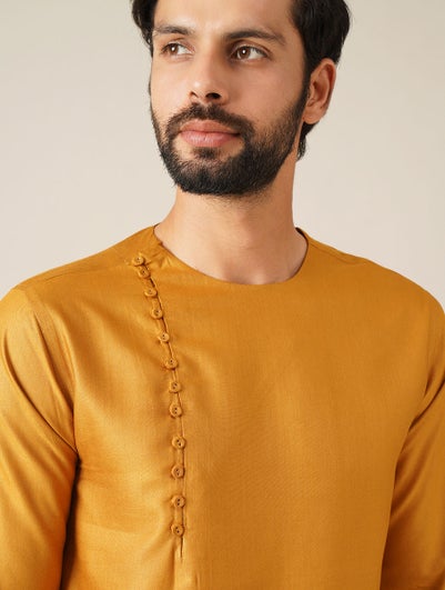 Men Mustard Yellow Silk Blend Mandarin Collar Regular Fit Kurta