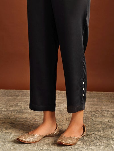 Women Black Modal Solid Ankle Length Slim Fit Pant