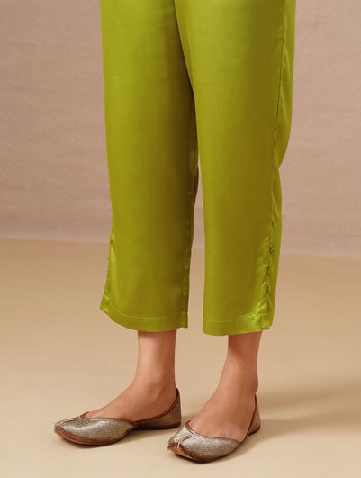 Women Lime Green Modal Solid Ankle Length Slim Fit Pant - M