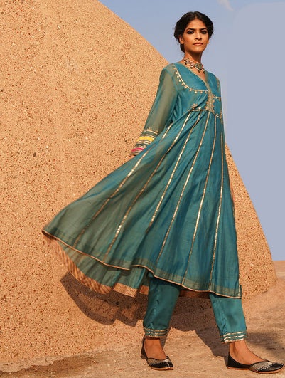 Women Teal Blue Chanderi Silk Hand Embroidery V Neck Kurta With Pant And Slip - XS