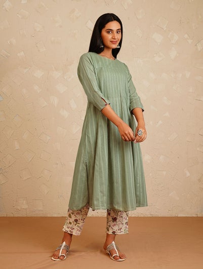 Women Green Cotton Round Neck Regular Fit Kurta