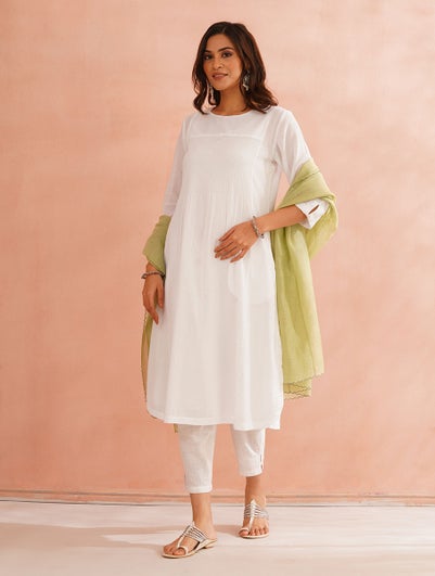 Women White Cotton Round Neck Regular Fit Kurta