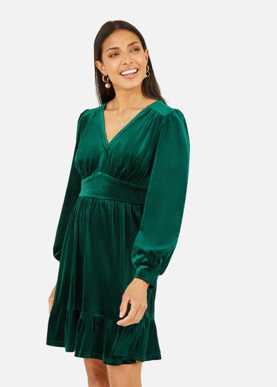 Mela Velvet Long Sleeve Skater Dress In Green