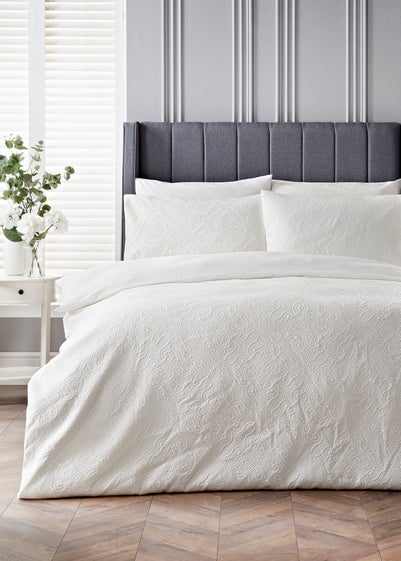 White Matelassé Duvet Set