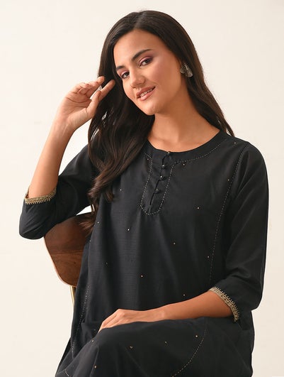 Women Black Cotton Round Neck Regular Fit Kurta