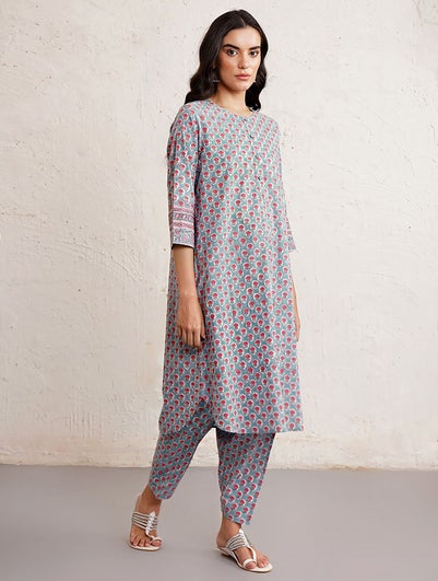 Women Blue Cotton Block Print Round Neck Straight Fit Kurta