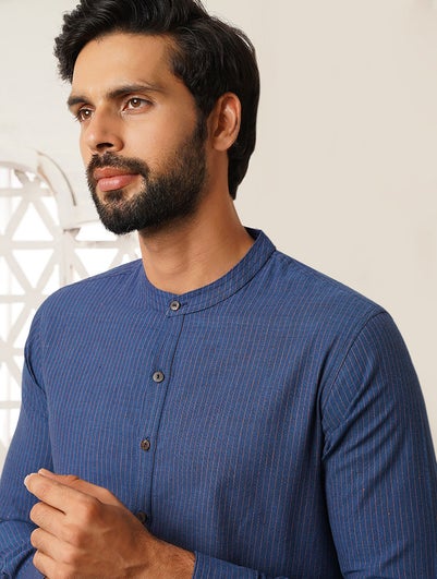 Men Blue Cotton Hand Woven Mandarin Collar Regular Fit Kurta - 38