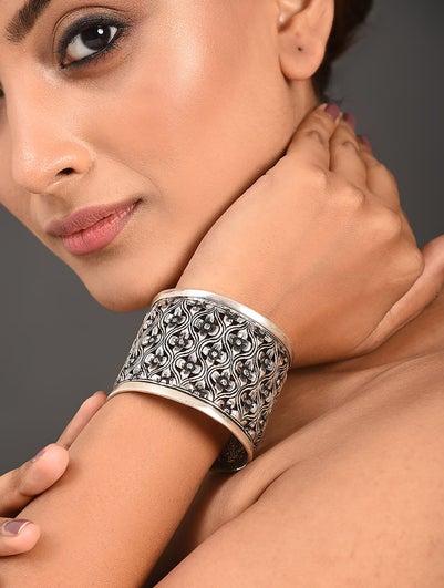 Women Tribal Silver Openable Kada