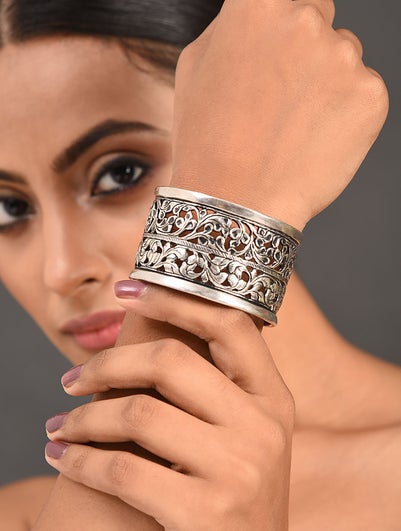 Women Tribal Silver Openable Kada