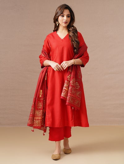 Women Red Cotton Silk V Neck Regular Fit Kurta