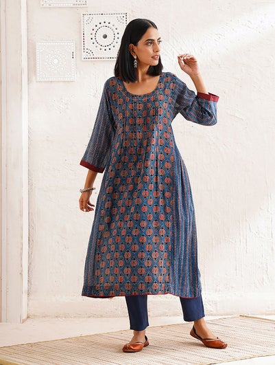 Women Indigo Blue Cotton Ajrakh U Neck Loose Fit Kurta - S