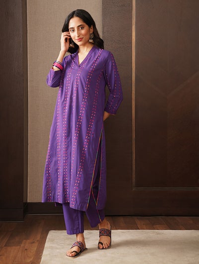 Women Purple Cotton Embroidered V Neck Straight Fit Kurta - XS