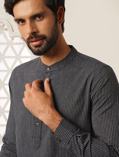 Men Black Cotton Hand Woven Mandarin Collar Regular Fit Kurta - 42