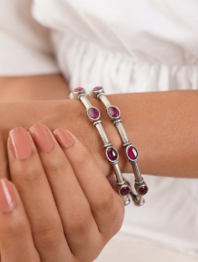 Women Pink Kempstone Encrusted Tribal Silver Bangles (Pair) - 2/4