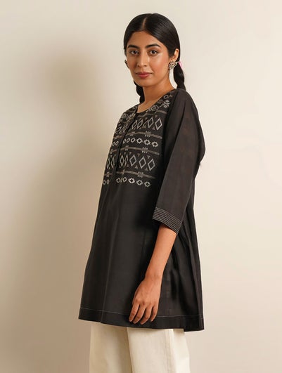 Women Black Cotton Printed Round Neck Regular Fit Tunic - XS