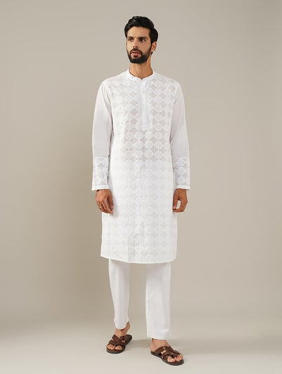 Men White Cotton Applique Mandarin Collar Regular Fit Kurta - S