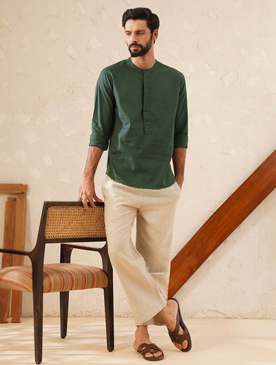 Men Emerald Green Cotton Linen Mandarin Collar Regular Fit Kurta - 44