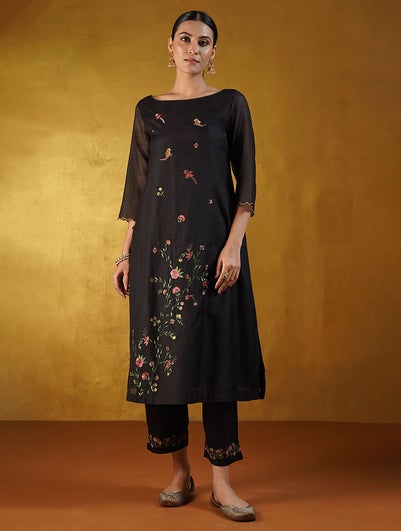 Women Black Cotton Silk Embroidered Boat Neck Regular Fit Kurta - S