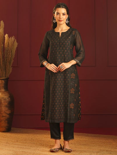 Women Black Cotton Silk Block Print Round Neck Straight Fit Kurta