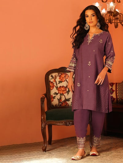 Women Wine Purple Viscose Linen Gota Patti Round Neck Straight Kurta With Salwar