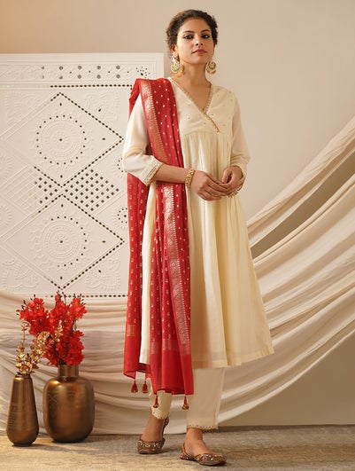 Women Ivory Cotton Silk Embroidered V Neck A Line Kurta With Pant