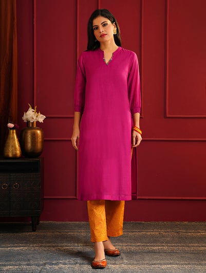 Women Pink Cotton Silk Embroidered Mandarin Collar Straight Fit Kurta