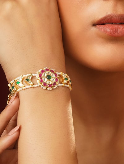 Women Gold Cuffs & Bracelet