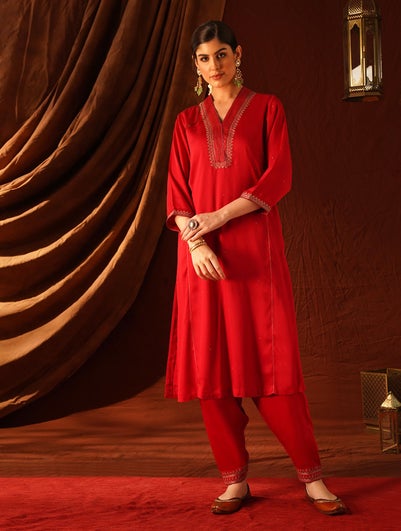 Women Red Modal Embroidered V Neck Straight Fit Kurta - M