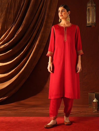 Women Red Modal Embroidered Round Neck Straight Fit Kurta - M