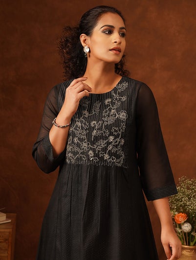 Women Black Embroidered Round Neck Flared Kurta And Slip - S