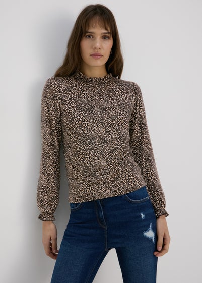 Animal Print Piecrust Collar Jersey Top