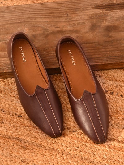 Men Brown Handcrafted Genuine Leather Juttis For Men